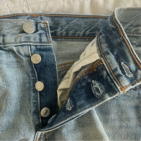 Levi’s 501 jean shorts waveline - medium wash - Picture 3 of 13